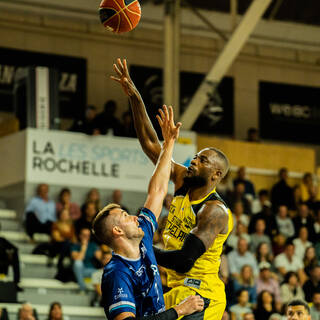 04/10/2022 - LDC PRO B - Stade Rochelais 72 / 69 Quimper