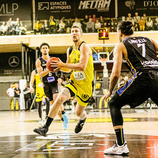 04/11/2022 - Pro B - Stade Rochelais 83 / 88 Angers