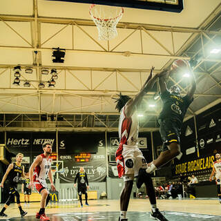 08/03/2022 - NM3 - Stade Rochelais 74 / 94 La Roche Vendées Basket