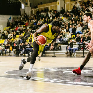 14/03/2022 - NM1 - Stade Rochelais 80 / 58 Lyonso