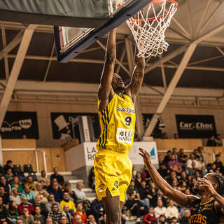 15/12/2023 - Pro B - Stade Rochelais 76 / 55 Fos-sur_mer