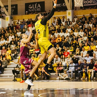 16/05/2024 - 1/4 Aller Pro B - Stade Rochelais 68 / 54 ASA