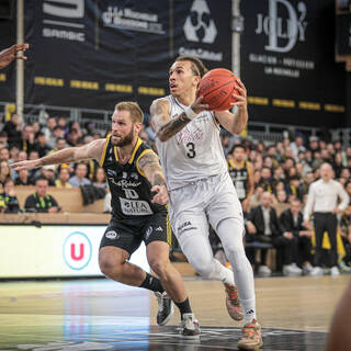 19/01/2025 - Betclic Élite - Stade Rochelais 73 / 90 Paris Basketball