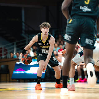 Elite 2 - Stade Rochelais 88 / 98 Nantes