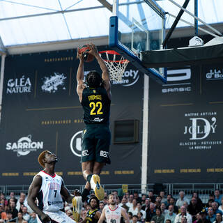 Elite 2 - Stade Rochelais 88 / 98 Nantes