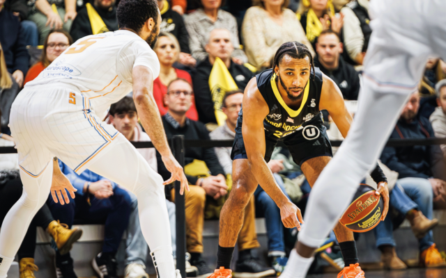 Défaite maritime à Gaston