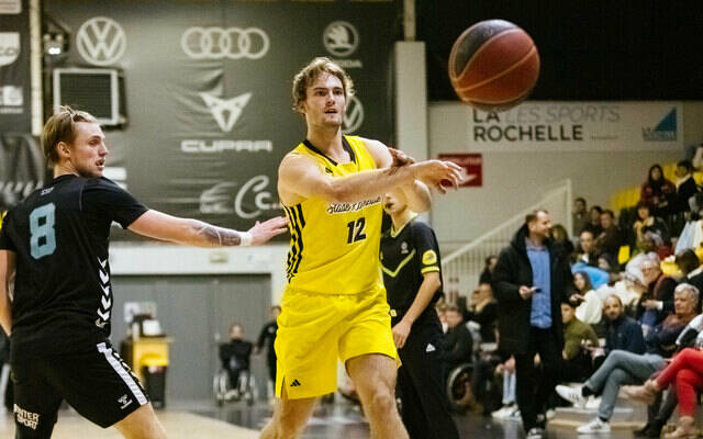 Les Espoirs sur le parquet de Gaston Neveur !