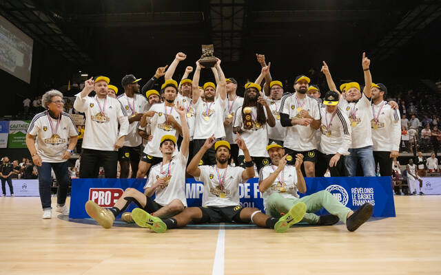 Les Rochelais sont Champions de Pro B !