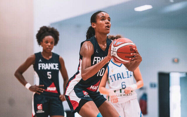 Naëlys avec l'Équipe de France U15 !