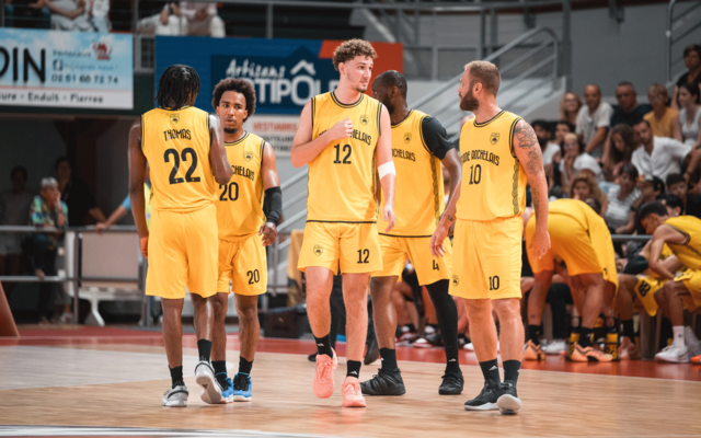 Premier match amical et première victoire !