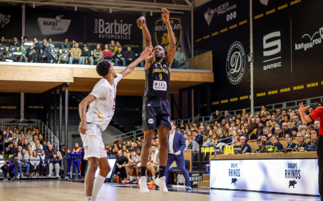 Premiers revers à la maison