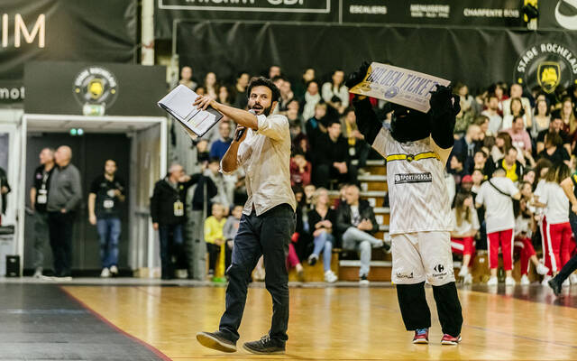 Retour à la salle Gaston Neveur