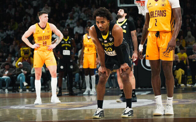 Tenue en échec à Orléans